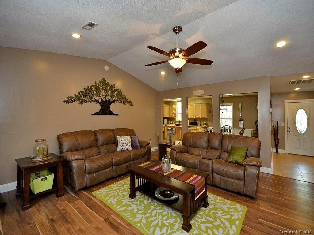 105 Lone Eagle Lane - Photo 6