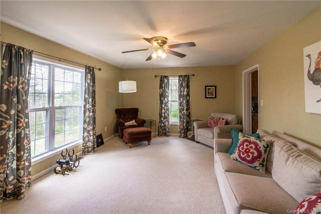 53 Bloomingdale Drive - Photo 5