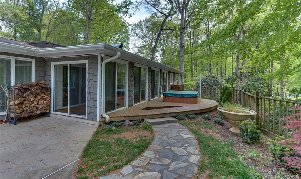 310 Ivy Drive - Photo 3