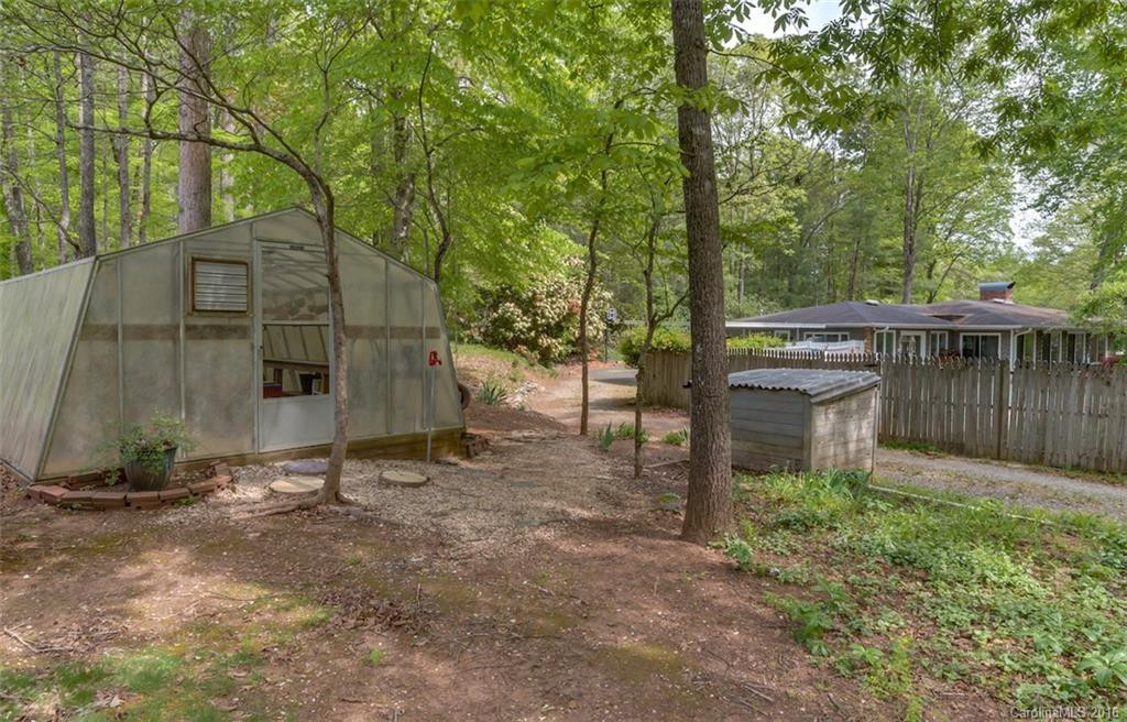 310 Ivy Drive - Photo 5