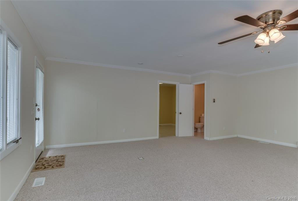 310 Ivy Drive - Photo 10