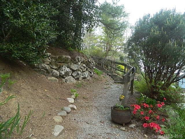 1338 Golden Road - Photo 8