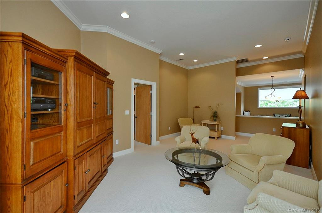 111 Augusta Circle #17 - Photo 15