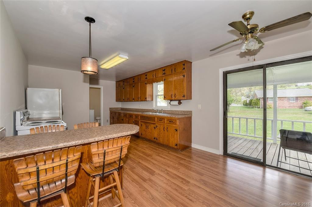 1553 Allens Creek Road - Photo 3