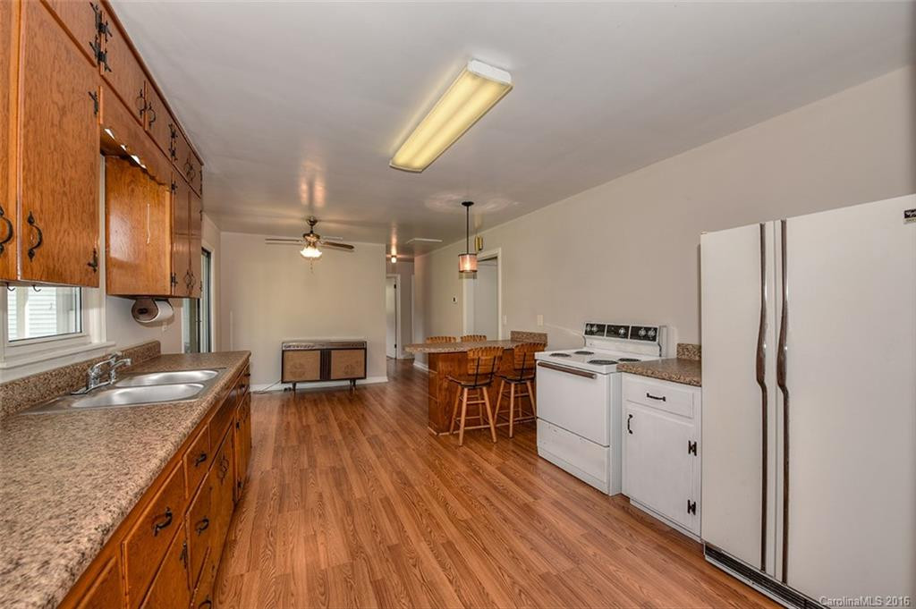 1553 Allens Creek Road - Photo 4