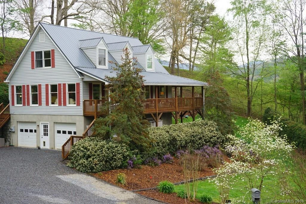 318 Acorn Lane