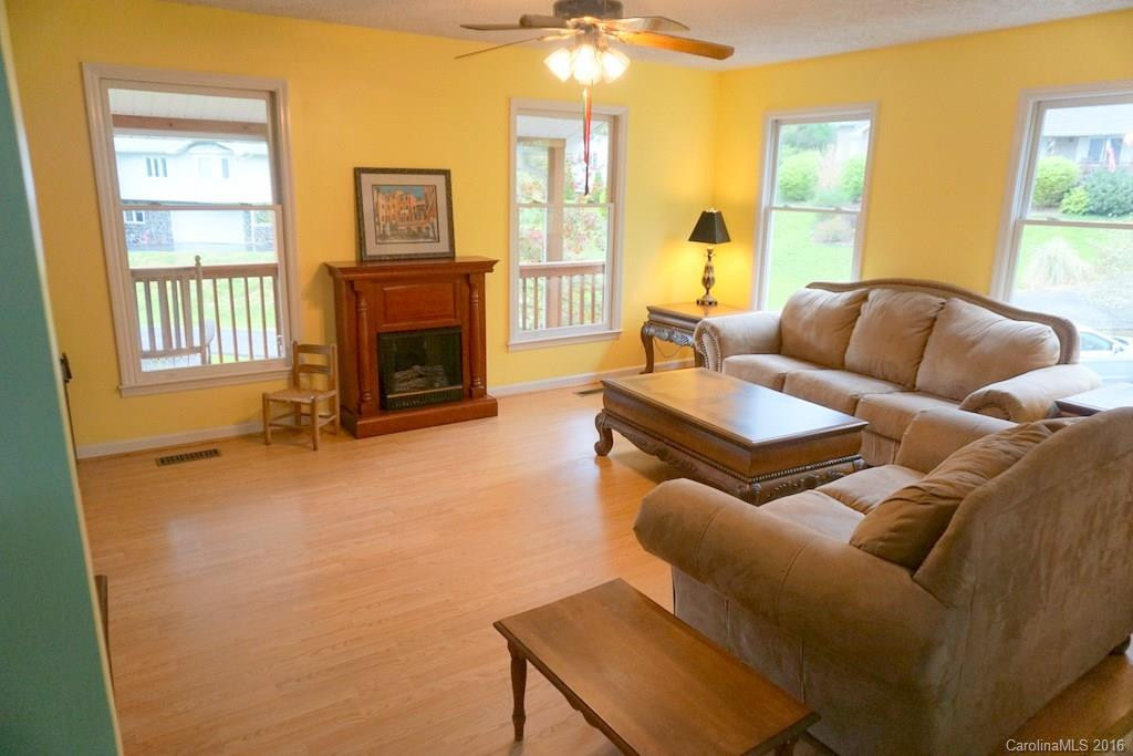 318 Acorn Lane - Photo 5