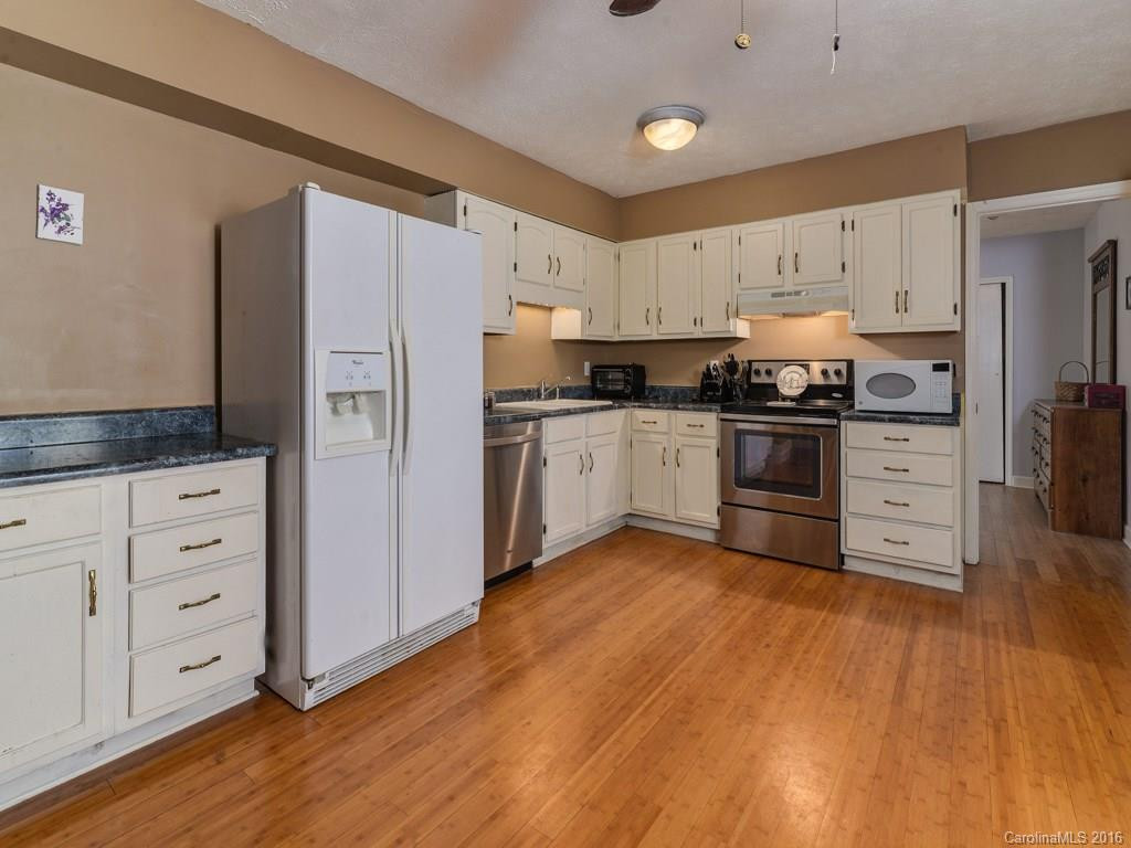 1 Pine Grove Court - Photo 9