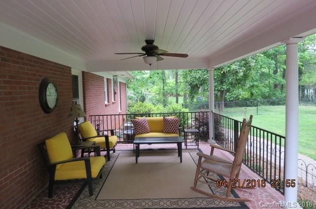 205 Fernwood Drive - Photo 3