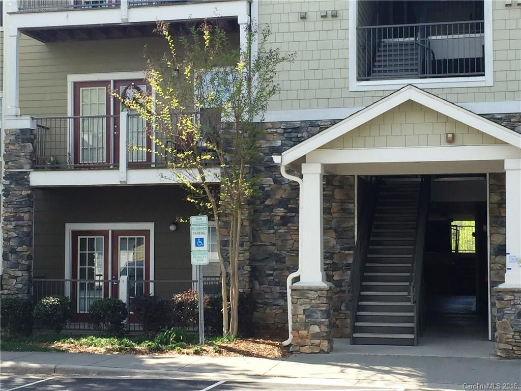 100 Vista Lake Drive #102