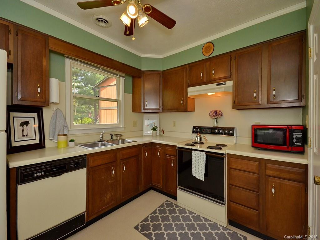1755 Haywood Manor Road #C - Photo 5