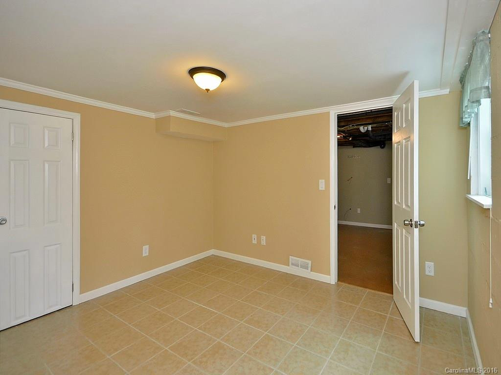 433 Hillcrest Circle #10 - Photo 15