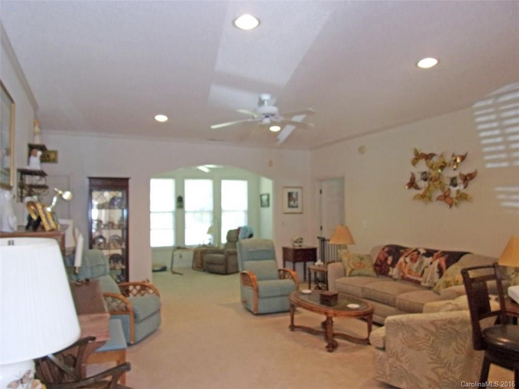 257 Cambridge Drive - Photo 2