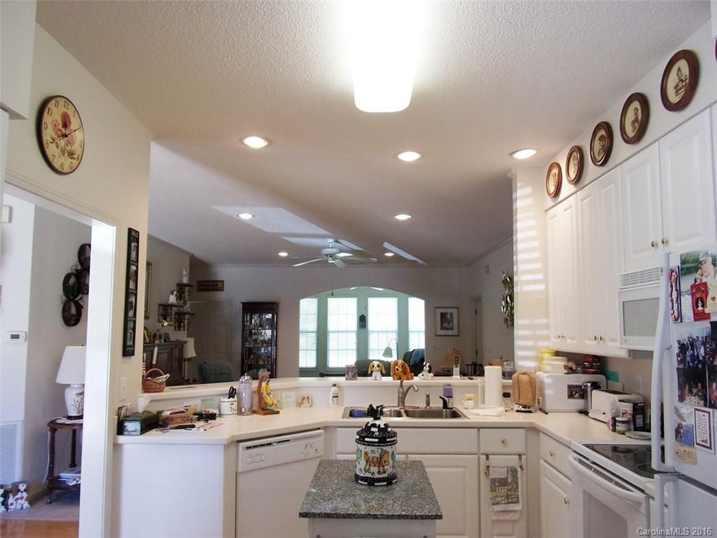 257 Cambridge Drive - Photo 4