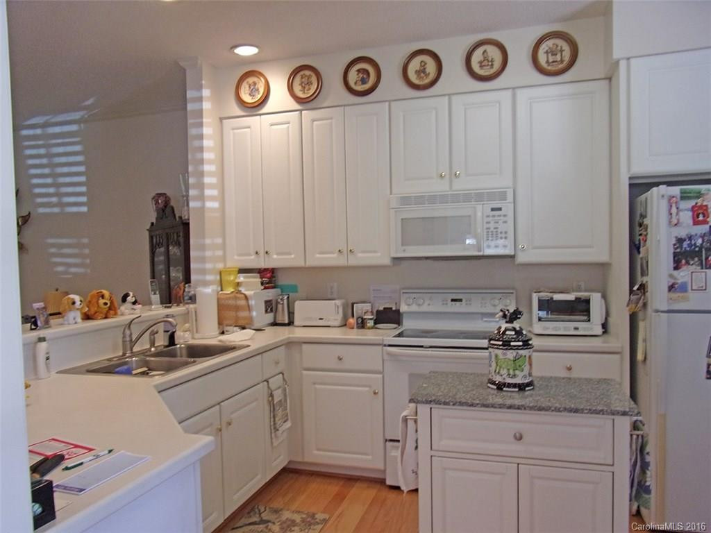 257 Cambridge Drive - Photo 5