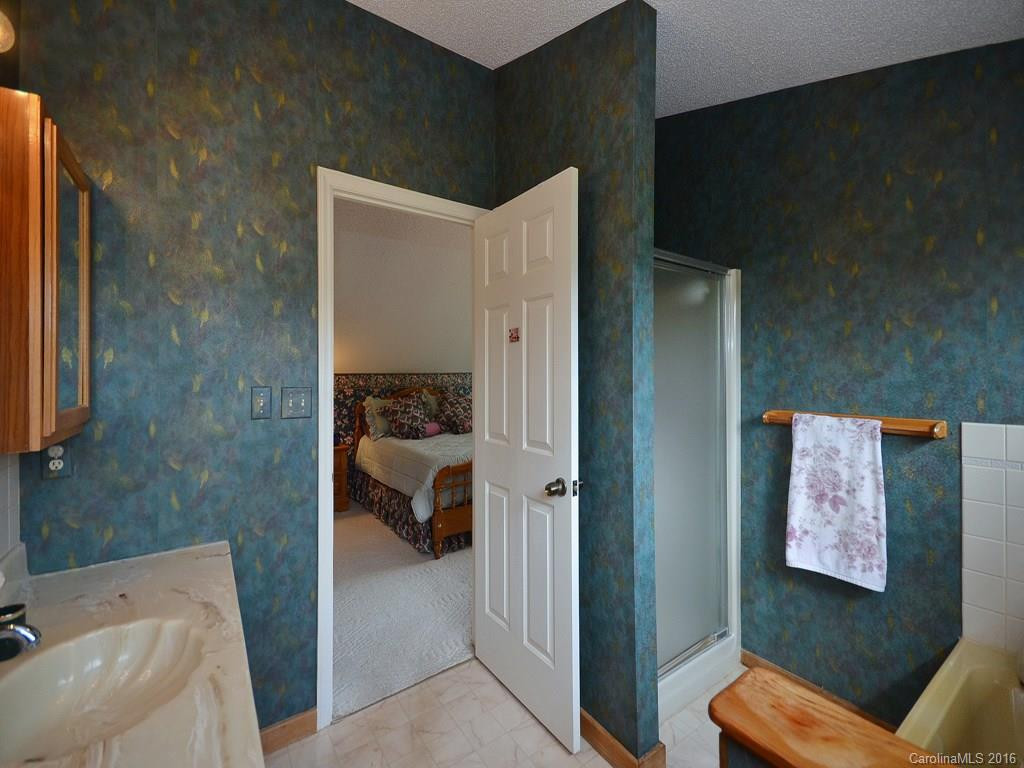 136 Chimney Glen Drive - Photo 16