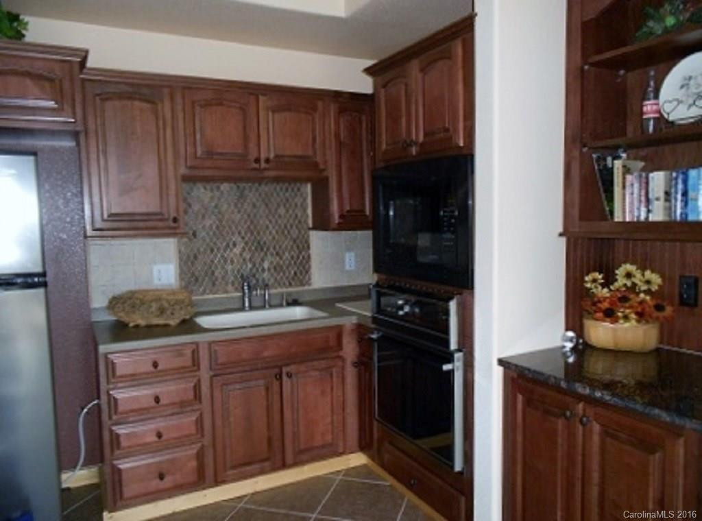 625 Skyview Road - Photo 18