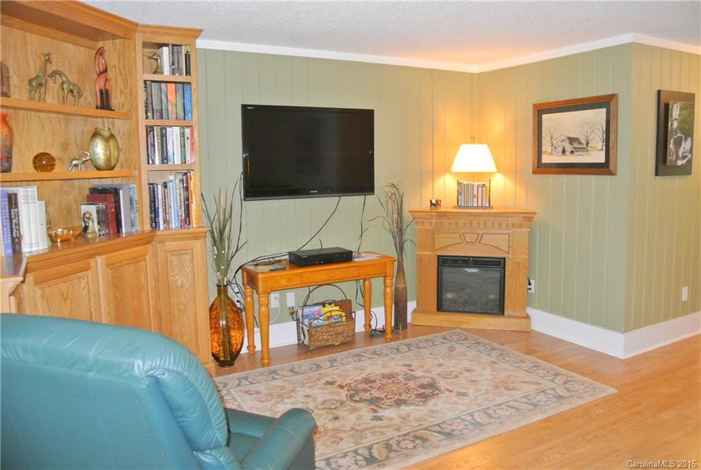 49 Lakeside Villas Court #05/056 - Photo 4