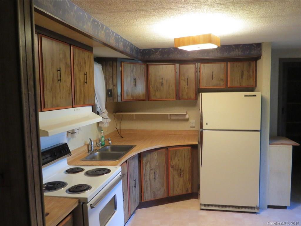 5521 Boylston Highway - Photo 11