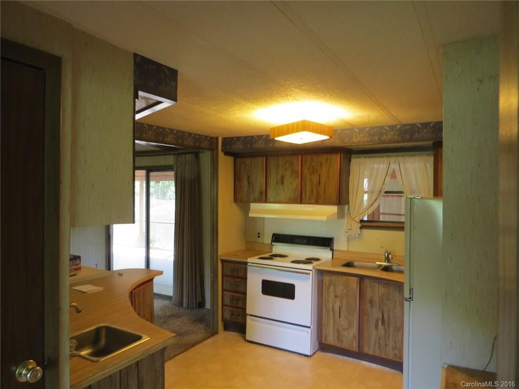 5521 Boylston Highway - Photo 9