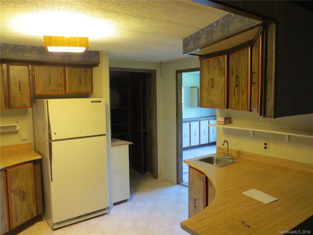 5521 Boylston Highway - Photo 10