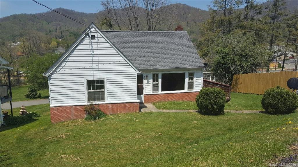 202 Hillside Drive - Photo 2