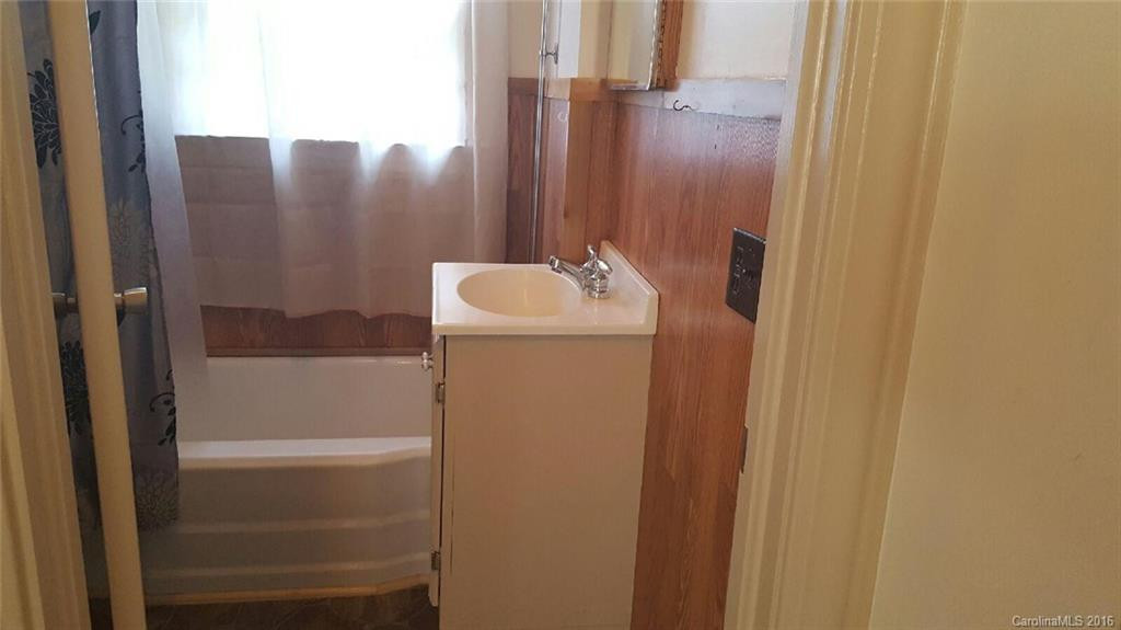 202 Hillside Drive - Photo 5