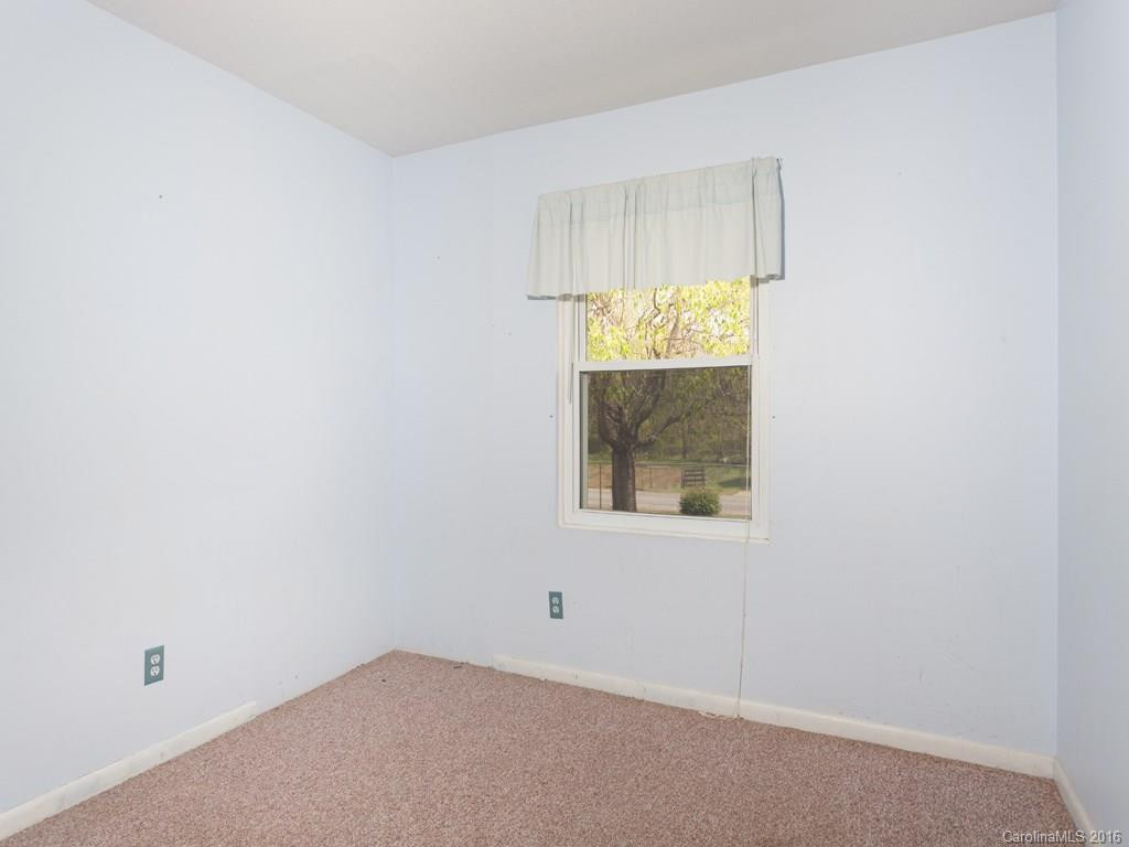 4 Hamburg Lane #9 - Photo 8