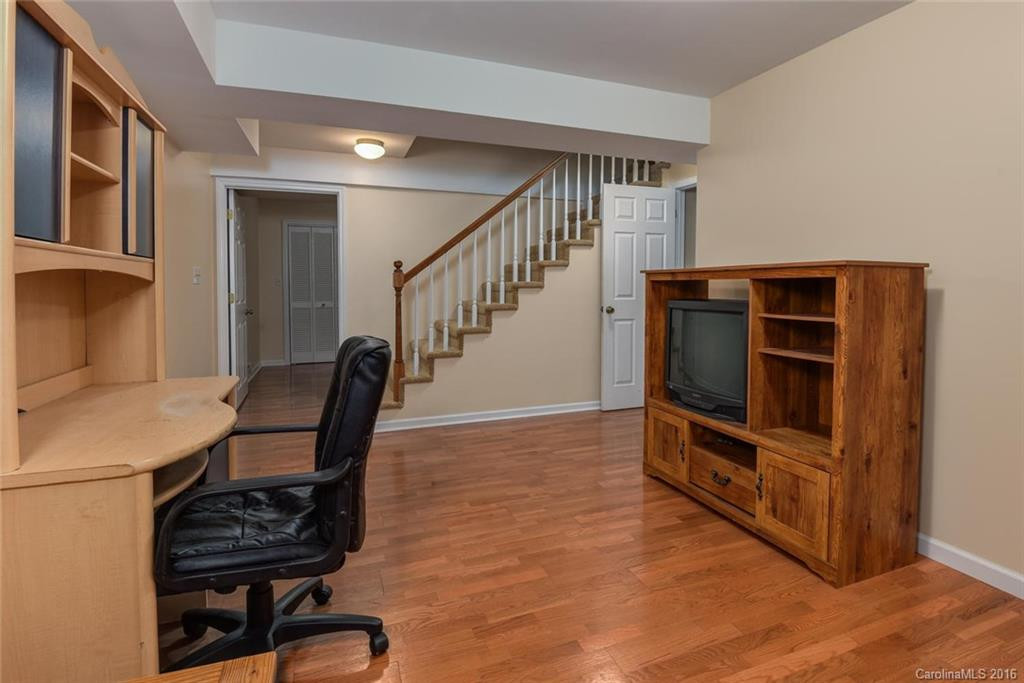 25 Enchanted Lane - Photo 16