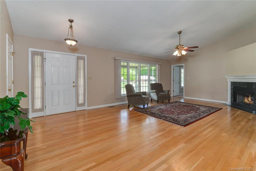 19 Shadow Brook Drive - Photo 4
