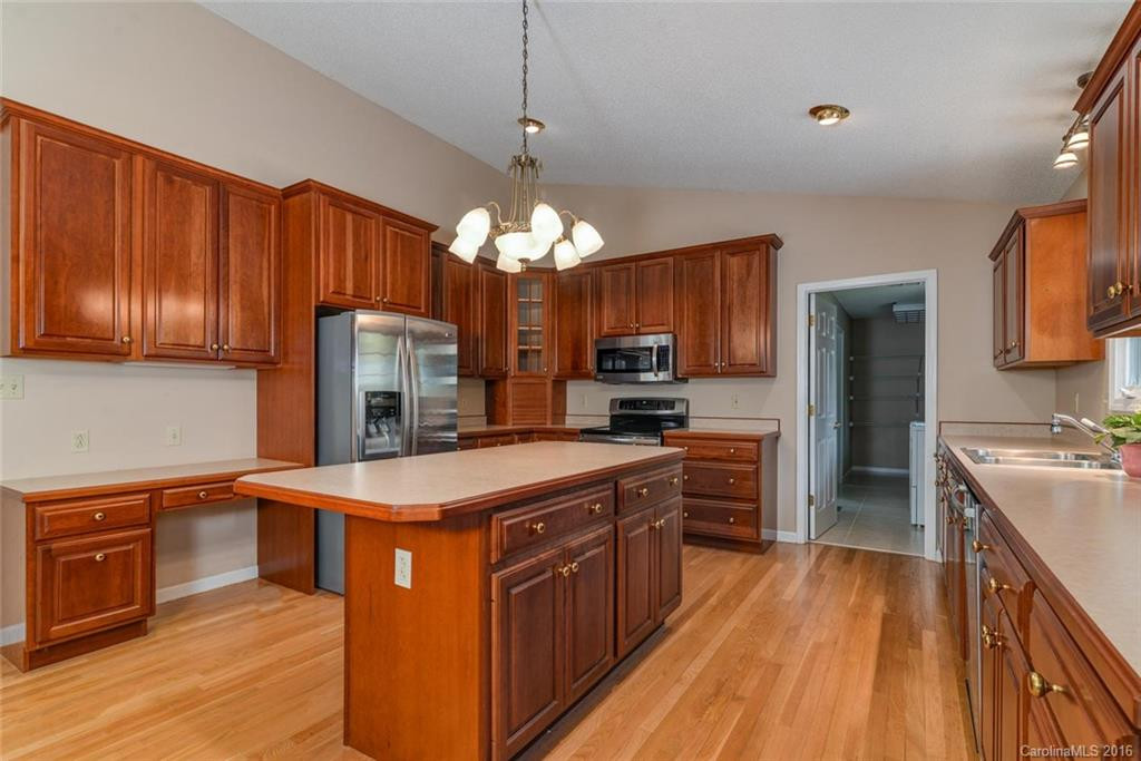 19 Shadow Brook Drive - Photo 8