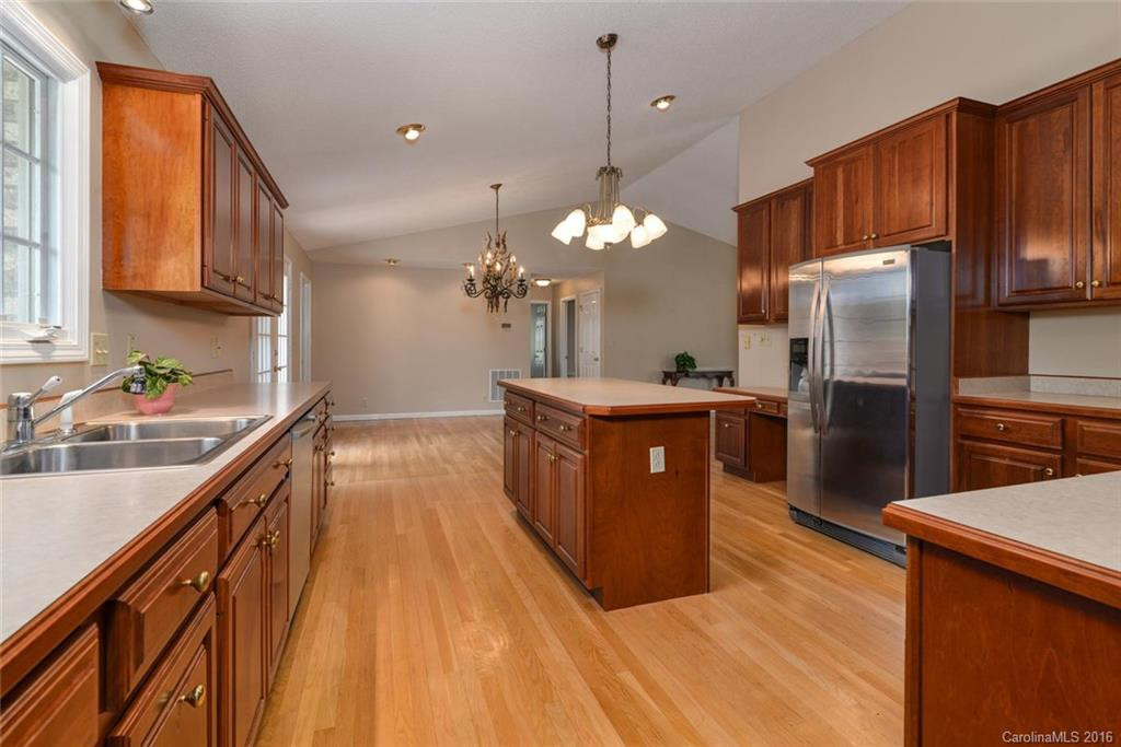 19 Shadow Brook Drive - Photo 9