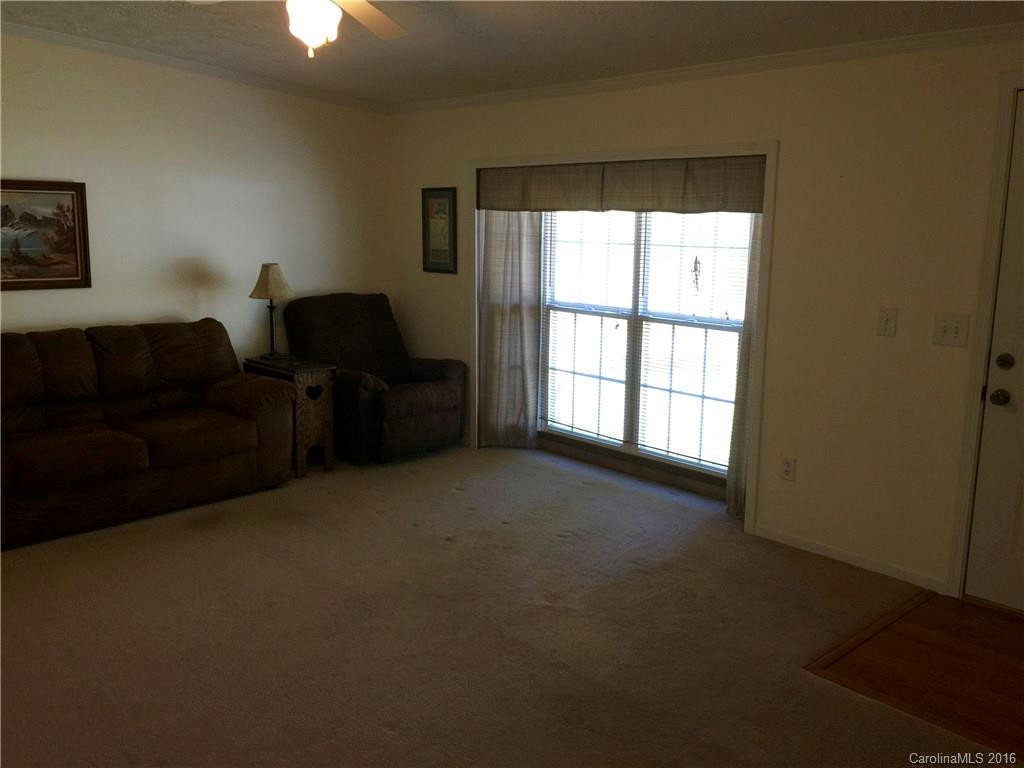 303 Walker Road - Photo 4