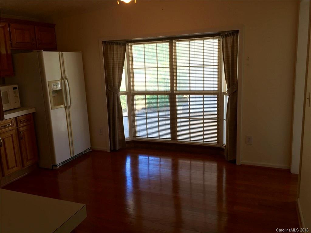 303 Walker Road - Photo 5