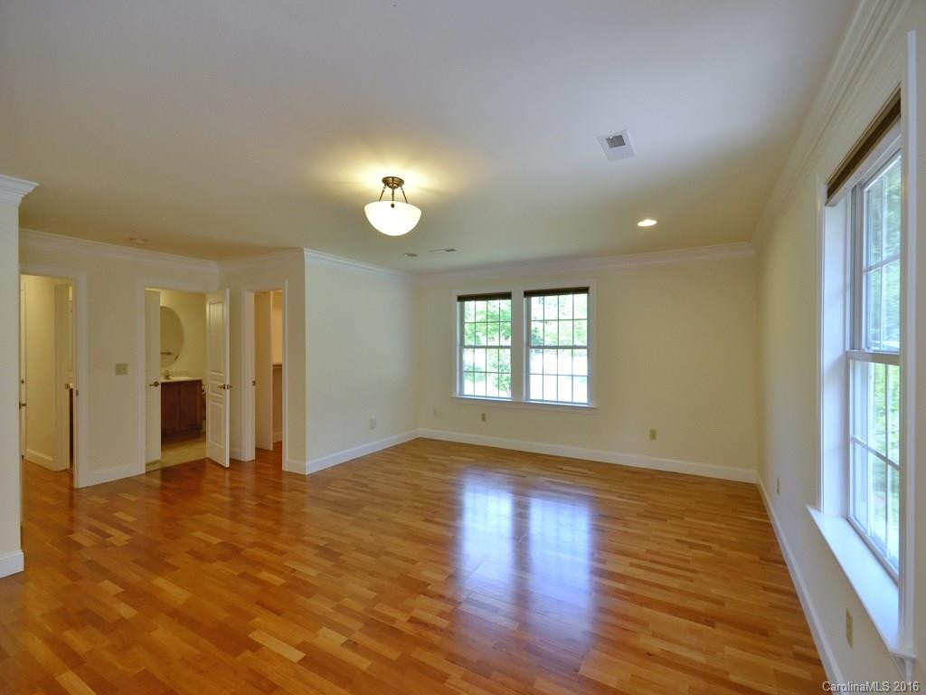 36 Trafalgar Circle - Photo 12