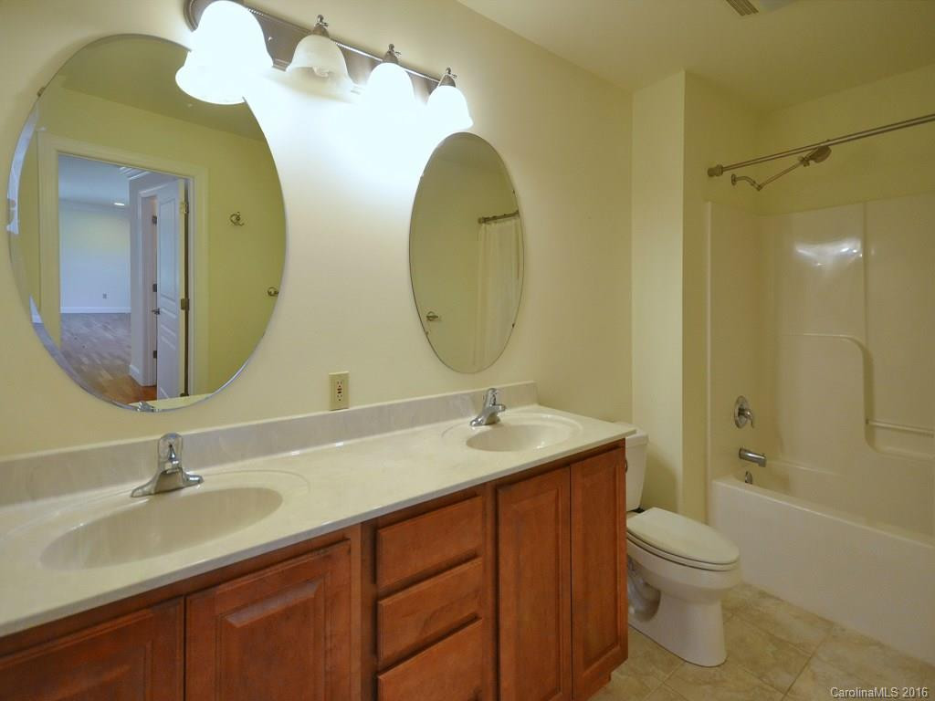 36 Trafalgar Circle - Photo 13