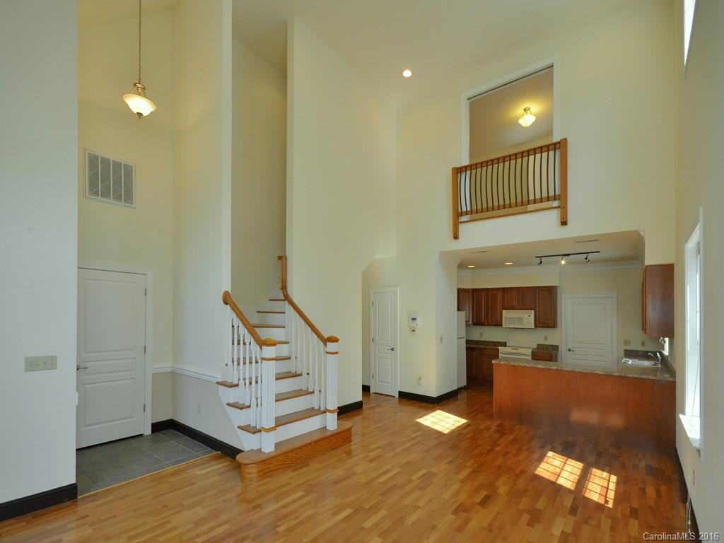 36 Trafalgar Circle - Photo 4