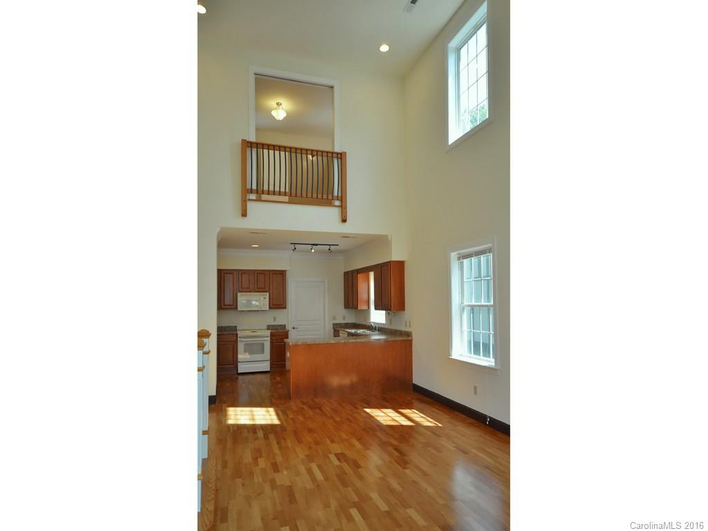 36 Trafalgar Circle - Photo 5