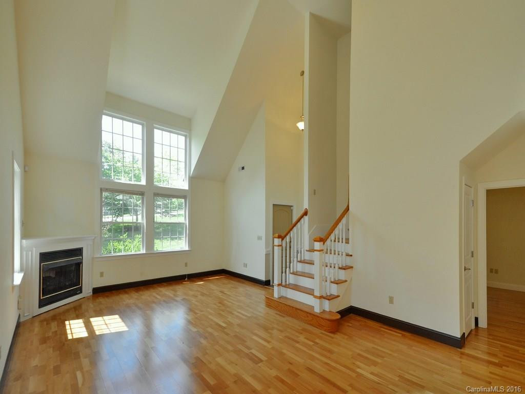 36 Trafalgar Circle - Photo 8