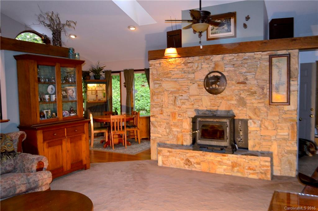 82 Moss Rock Road - Photo 2