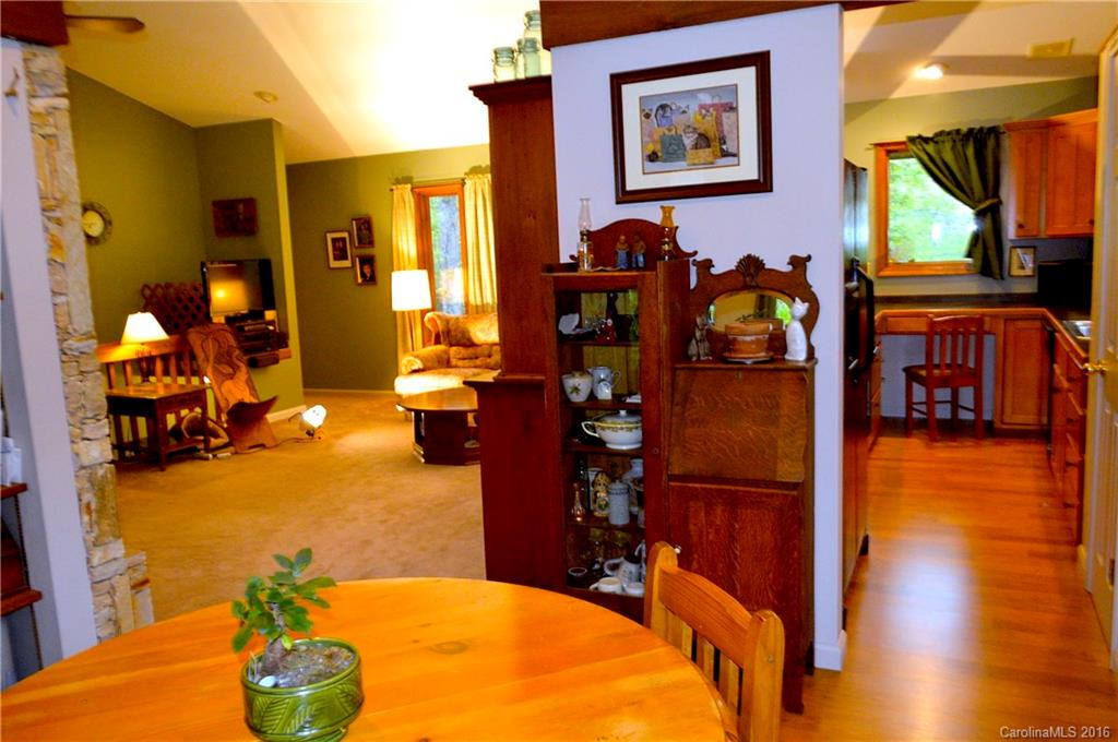 82 Moss Rock Road - Photo 11
