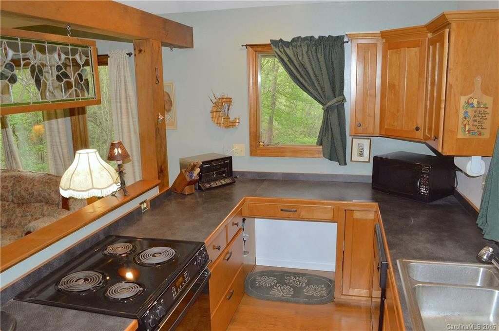 82 Moss Rock Road - Photo 13