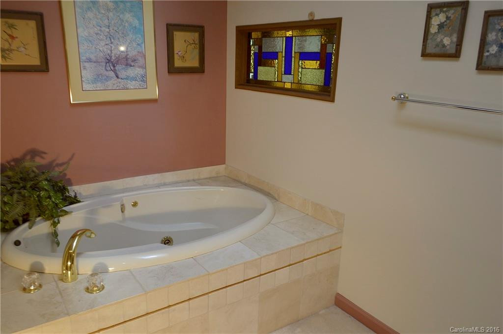 82 Moss Rock Road - Photo 16