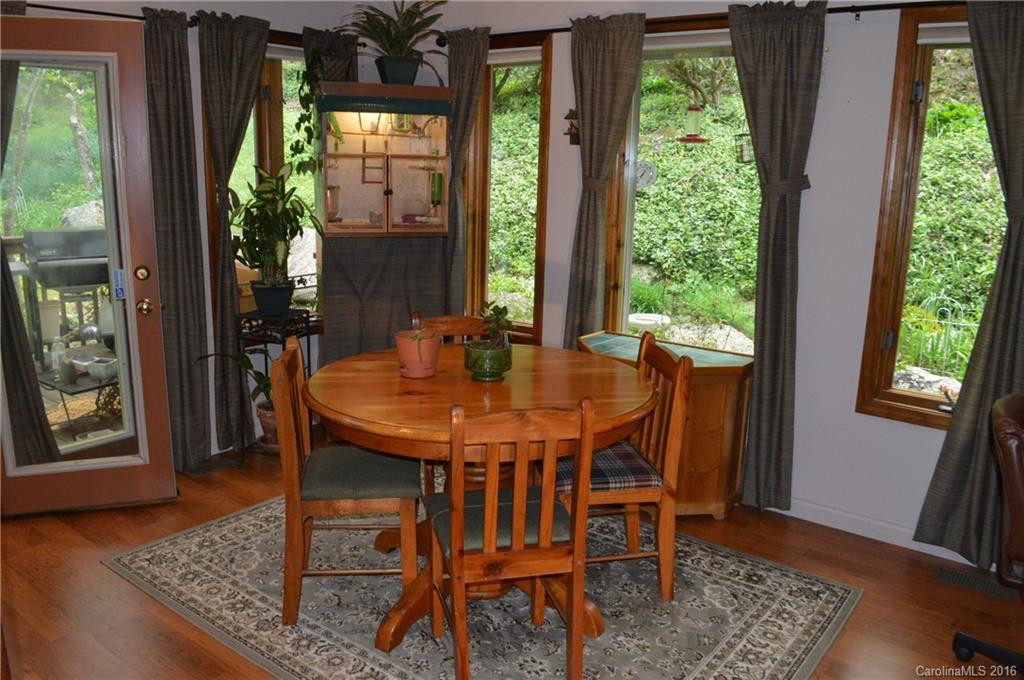 82 Moss Rock Road - Photo 3