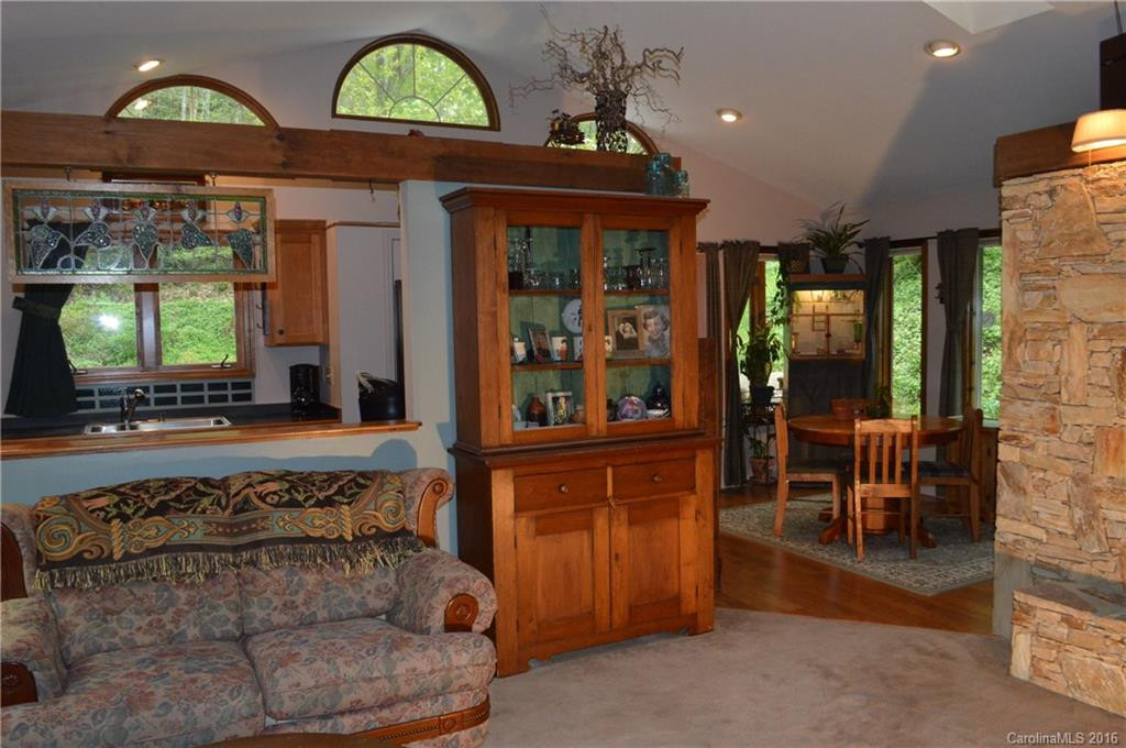 82 Moss Rock Road - Photo 9