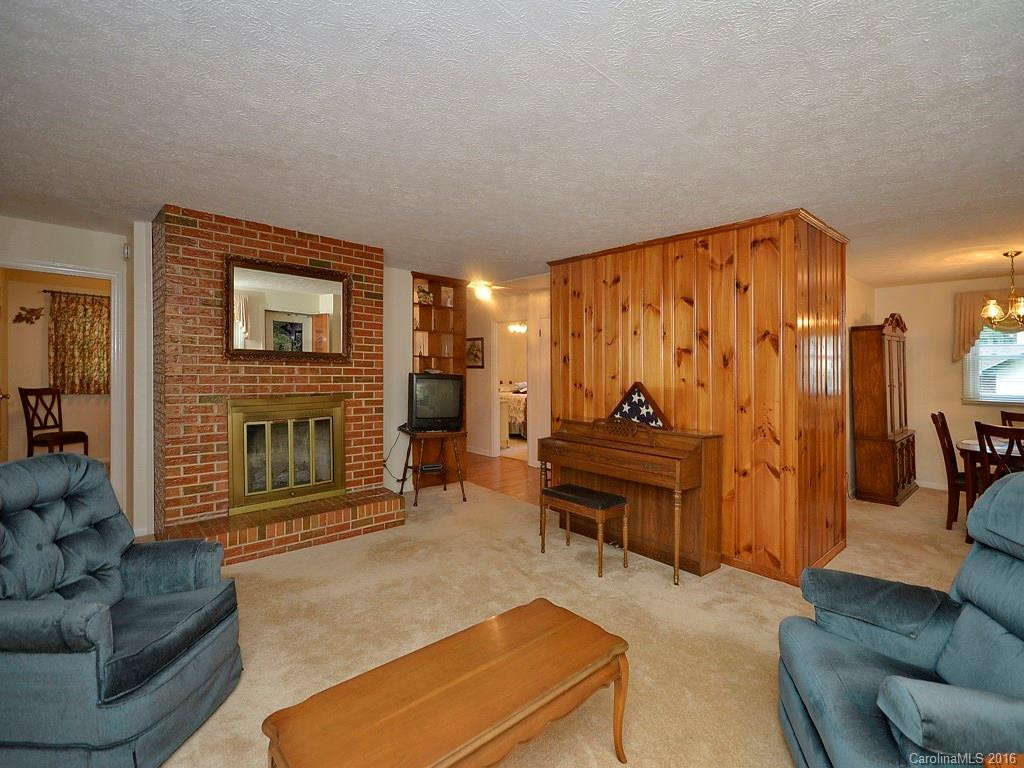 187 Oak Terrace - Photo 2