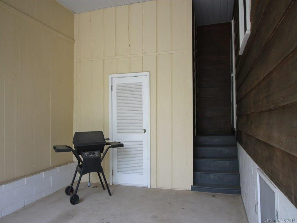 187 Oak Terrace - Photo 16