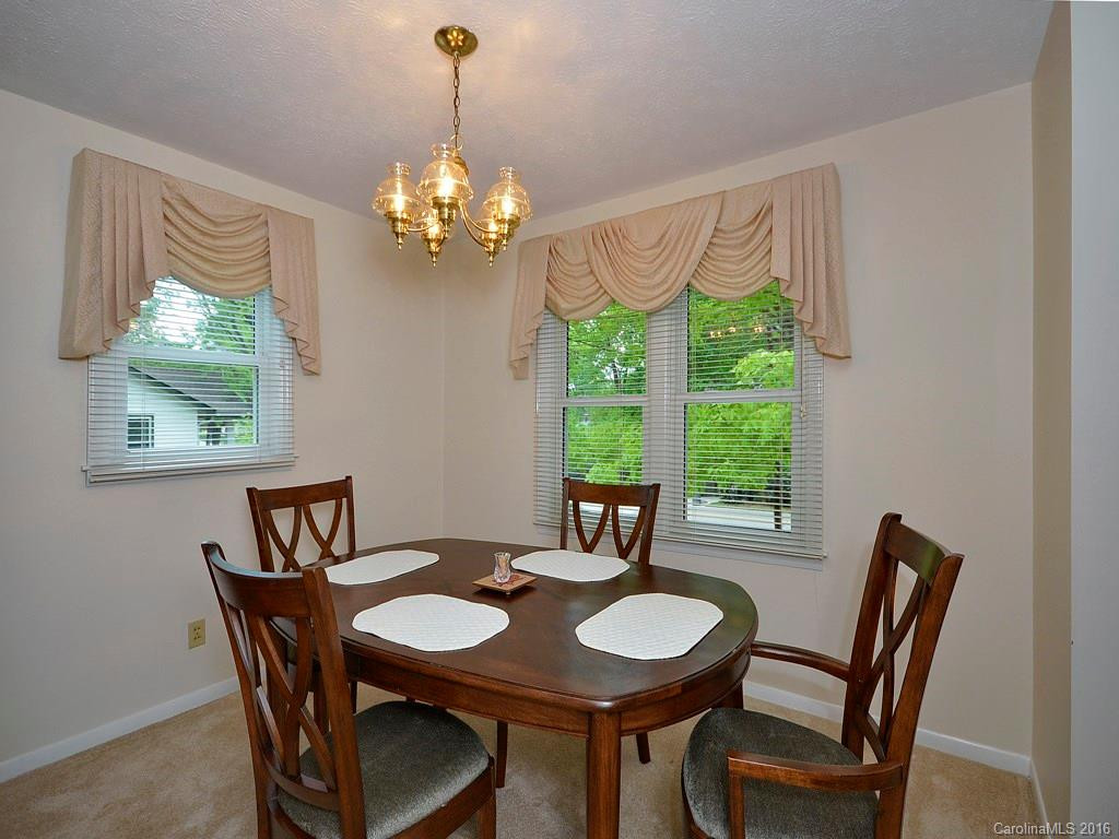 187 Oak Terrace - Photo 3