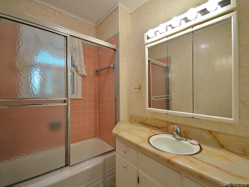 187 Oak Terrace - Photo 6