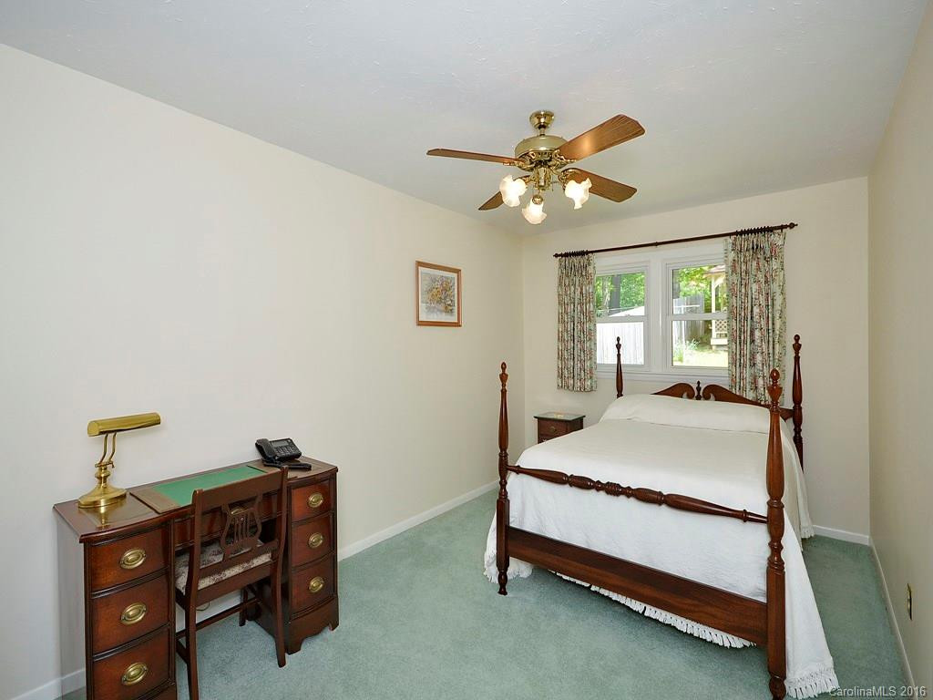 187 Oak Terrace - Photo 8